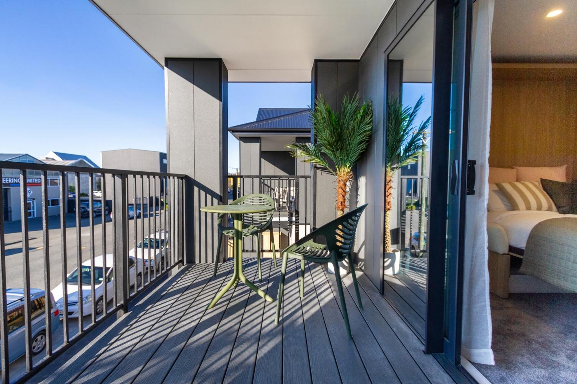Luxury Studio With Balcony - Close To Supermarket ไครสต์เชิร์ช ภายนอก รูปภาพ
