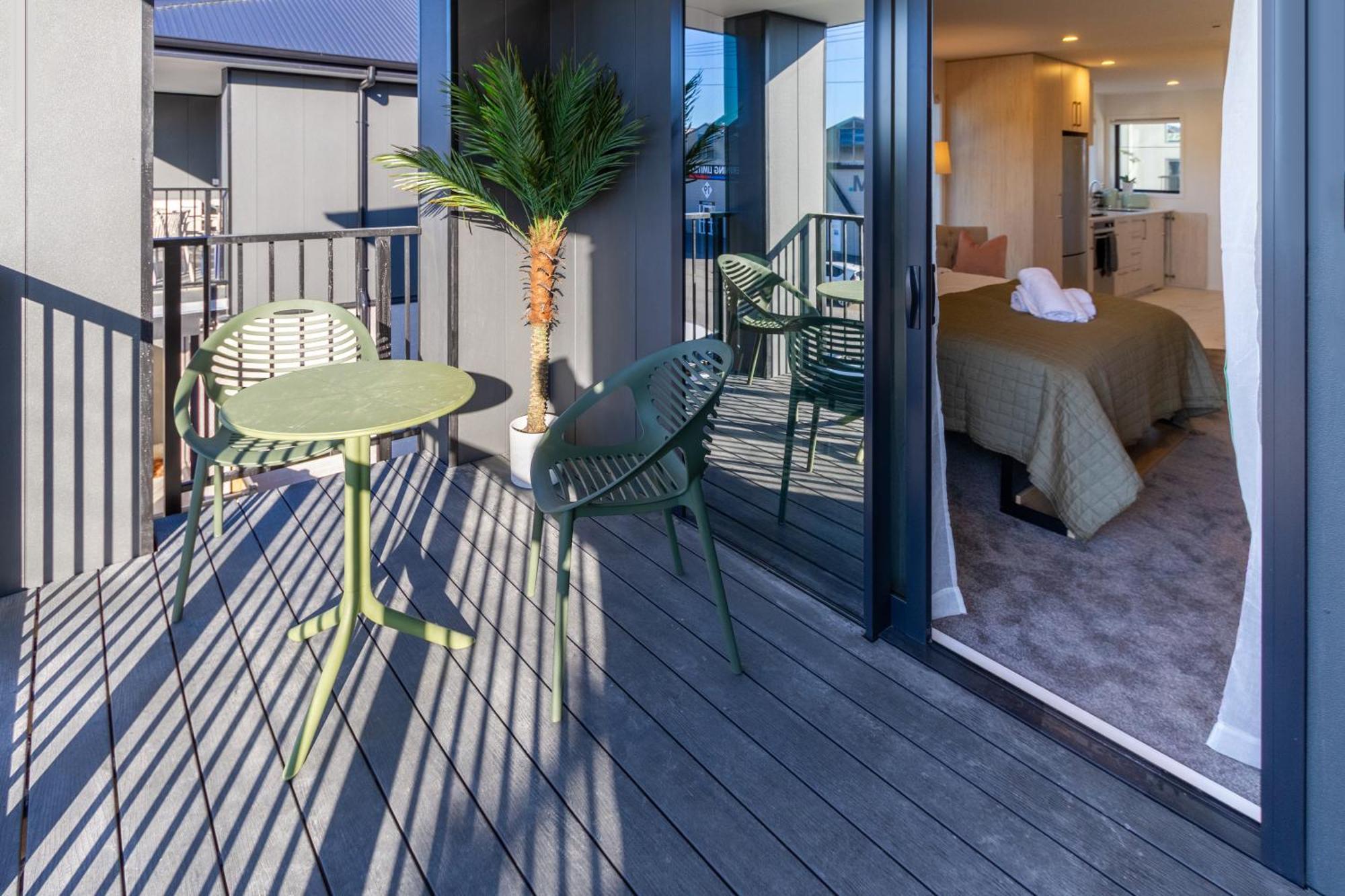 Luxury Studio With Balcony - Close To Supermarket ไครสต์เชิร์ช ภายนอก รูปภาพ