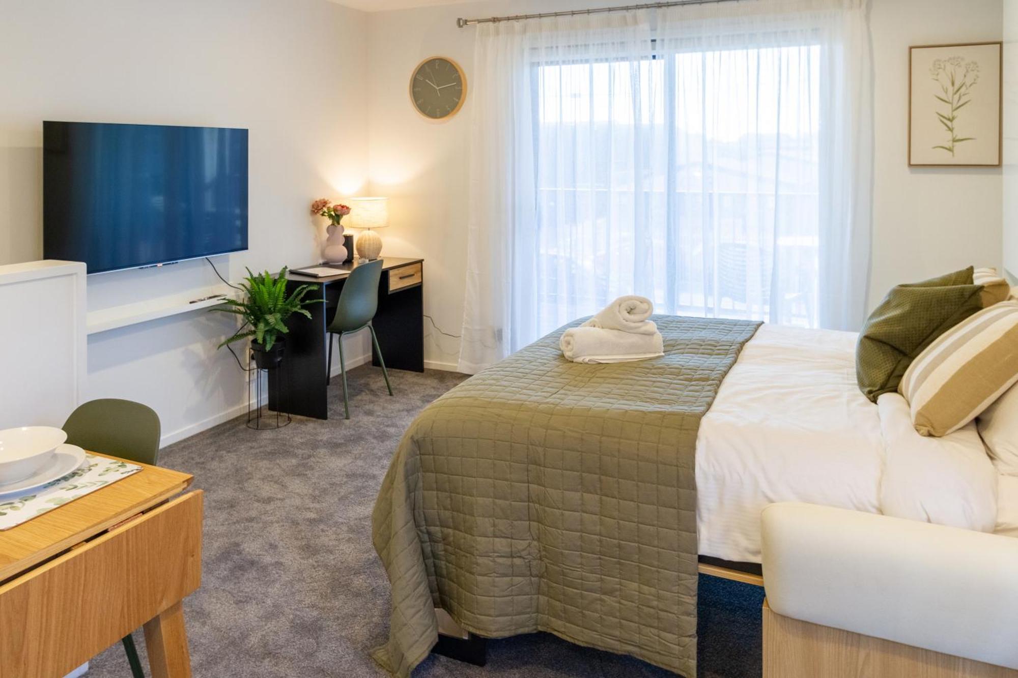 Luxury Studio With Balcony - Close To Supermarket ไครสต์เชิร์ช ภายนอก รูปภาพ